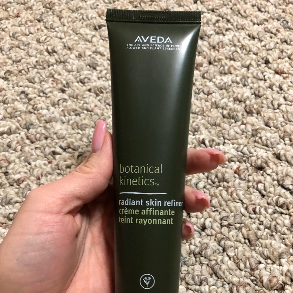 AVEDA Botanical Kinetics
